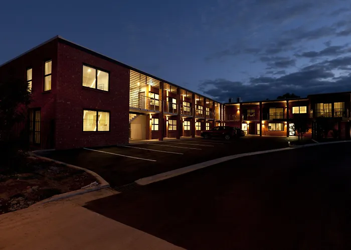 850 Cameron