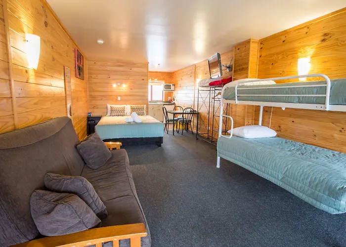 Nelson City Top 10 Holiday Park