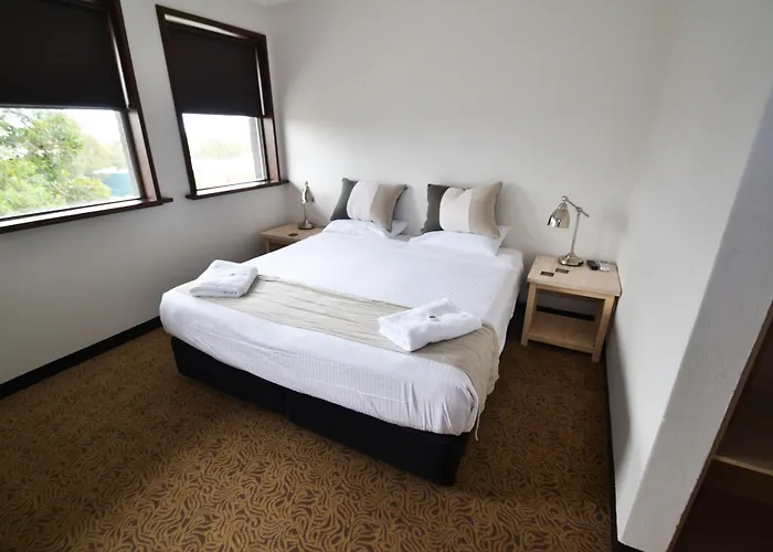 Crossroads Hotel