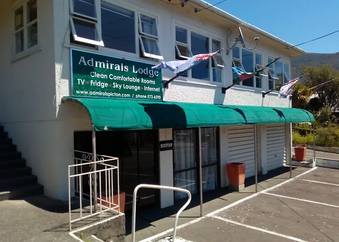 Admirals Lodge