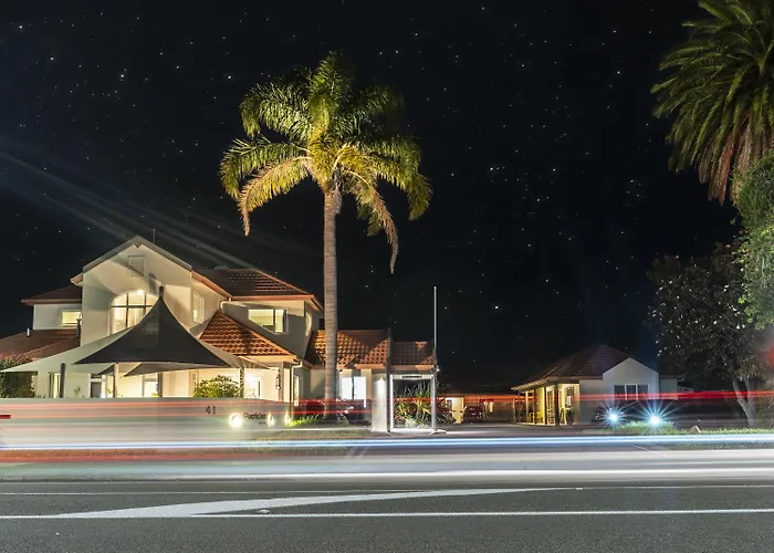 Pacific Coast Motor Lodge