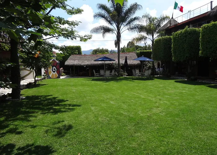 Paradise Boutique & Lounge