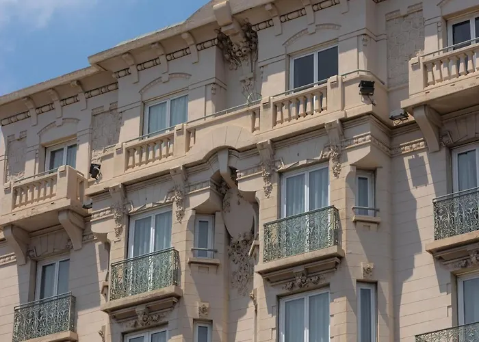 Hotel Renoir