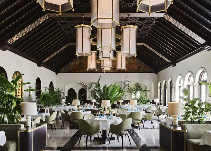 Four Seasons Hotel At The Surf Club Surfside