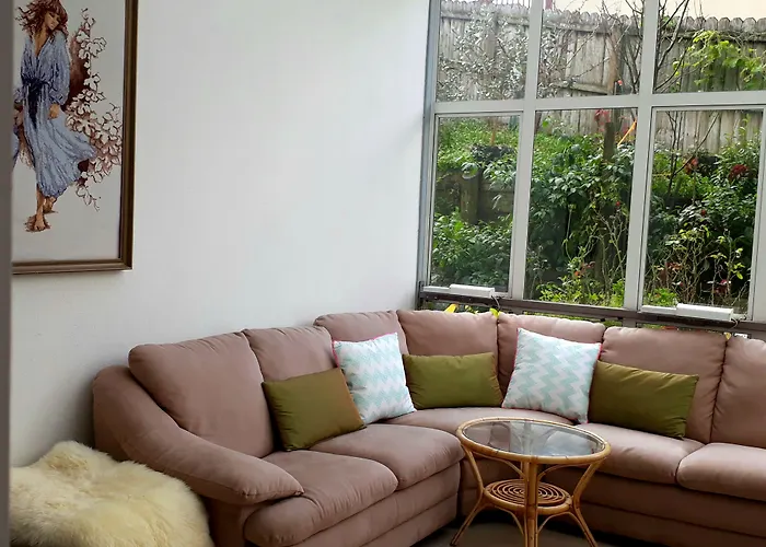 Lush & Co Auckland Bed & Breakfast