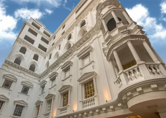 Luxus Grand Hotel Lahore