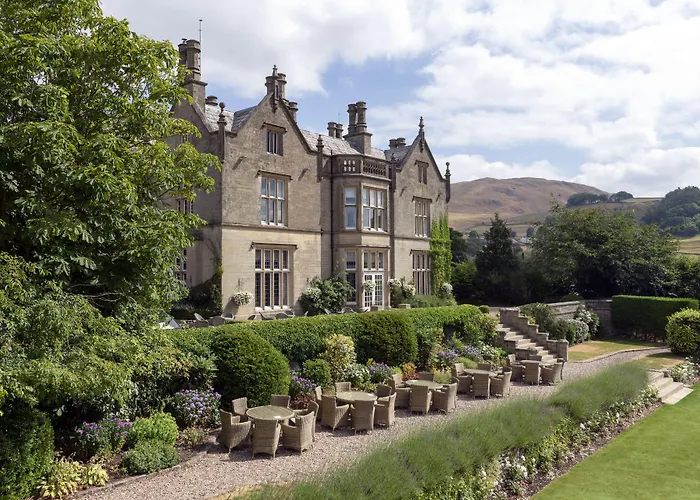 Falcon Manor Hotel