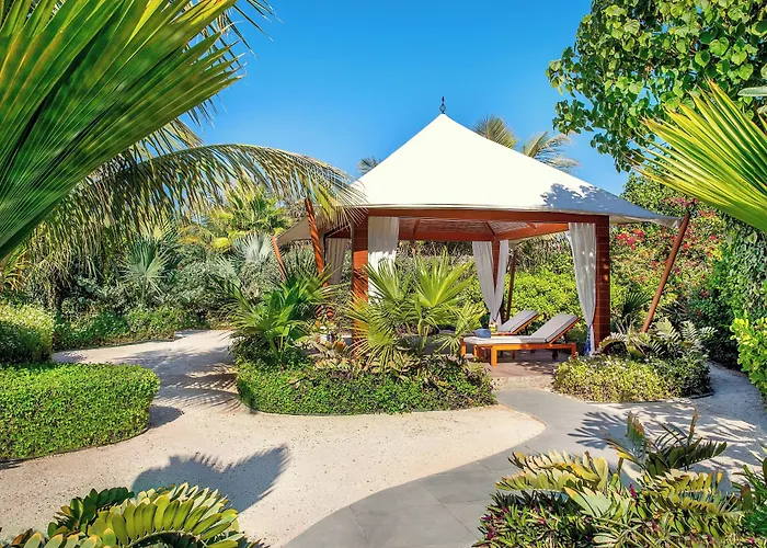 Ritz-Carlton Ras Al Khaimah, Al Hamra Beach