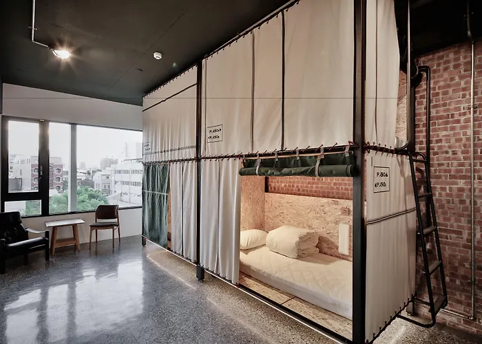U.I.J Hotel & Hostel