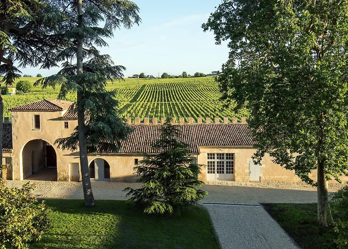 Chateau Lafaurie-Peyraguey Hotel & Restaurant Lalique