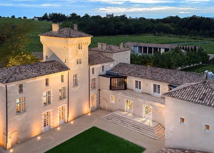 Chateau Lafaurie-Peyraguey Hotel & Restaurant Lalique Bommes