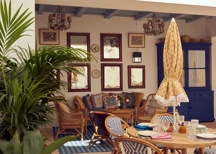 Cristine Bedfor Mahon Boutique Hotel