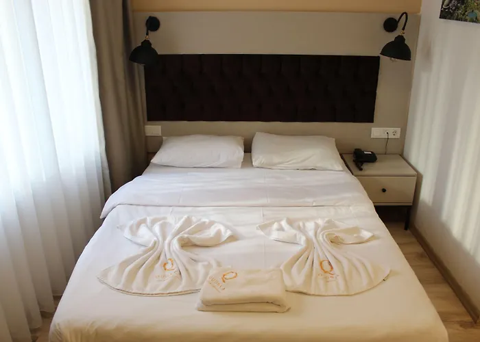 The Lola Hotel