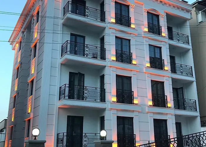 White Golden Suite Hotel