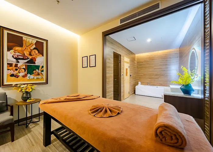 Muong Thanh Luxury Ha Long Centre Hotel
