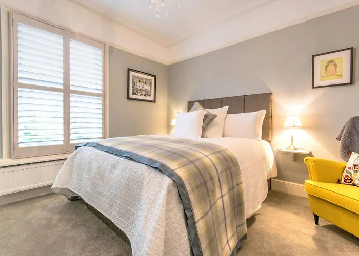 April House Weybridge - Boutique Guesthouse