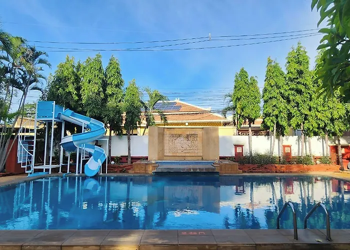 Safari Riviera Resort