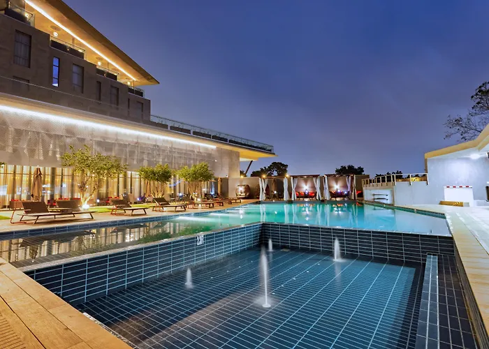 Alisa Hotel Tema
