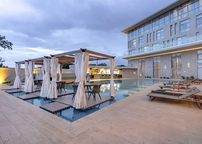 Alisa Hotel Tema