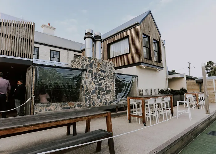 Oak & Anchor