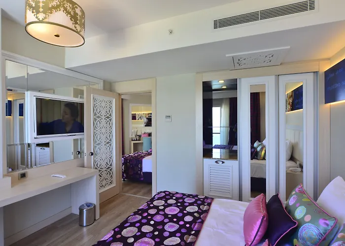 Azura Deluxe Resort & Spa Avsallar