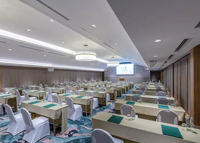 Phuket Merlin Hotel - SHA Plus