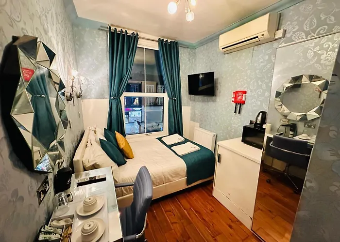 Crompton Guest House
