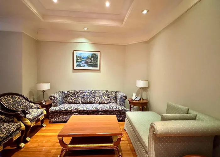 Royal Benja Hotel - Big Room Family-Friendly
