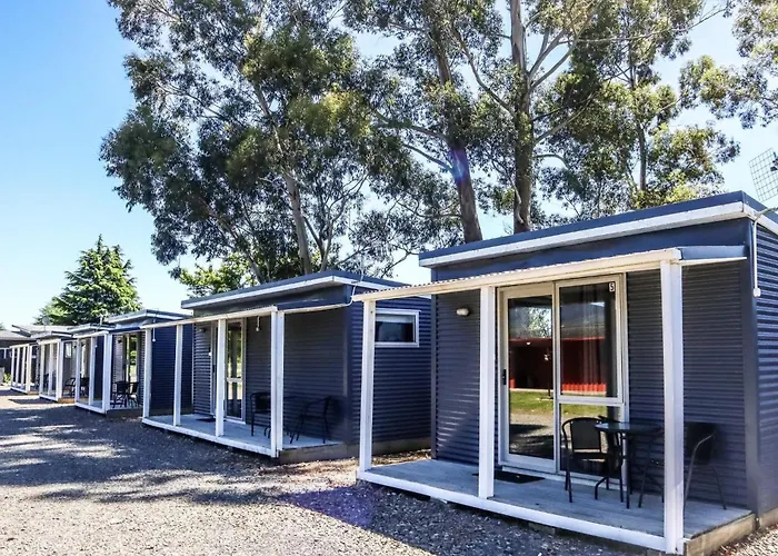 Parklands Motorlodge & Holiday Park