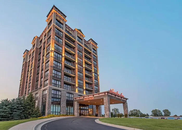 Shoreline Inn & Conference Center, An Ascend Collection Hotel