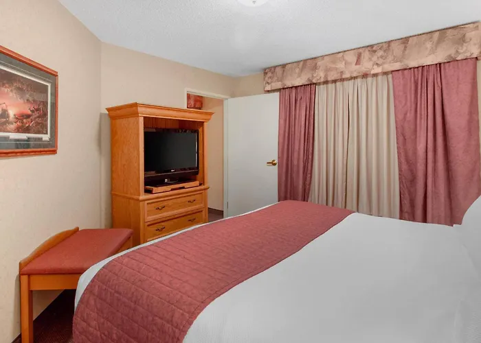 Norfolk Lodge & Suites, An Ascend Collection Hotel