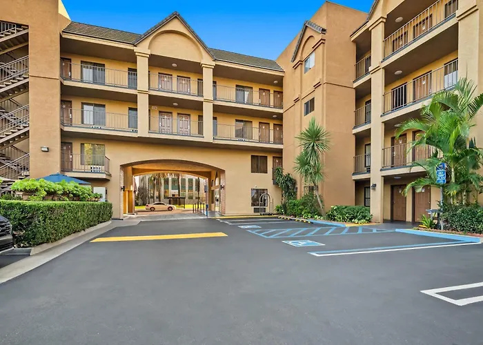 Howard Johnson By Wyndham Pasadena