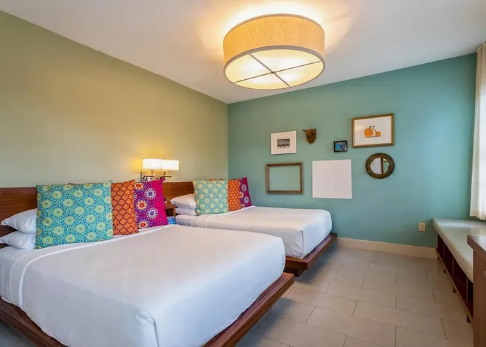 Kasa El Paseo Miami Beach