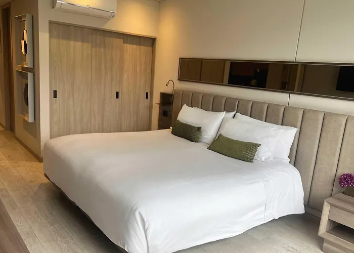 York , Curio Collection By Hilton