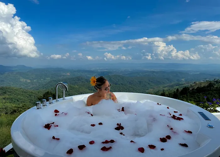 Above The Clouds - Chiang Rai Hotel Ban Ri So
