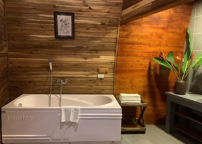 Hang Mua Ecolodge