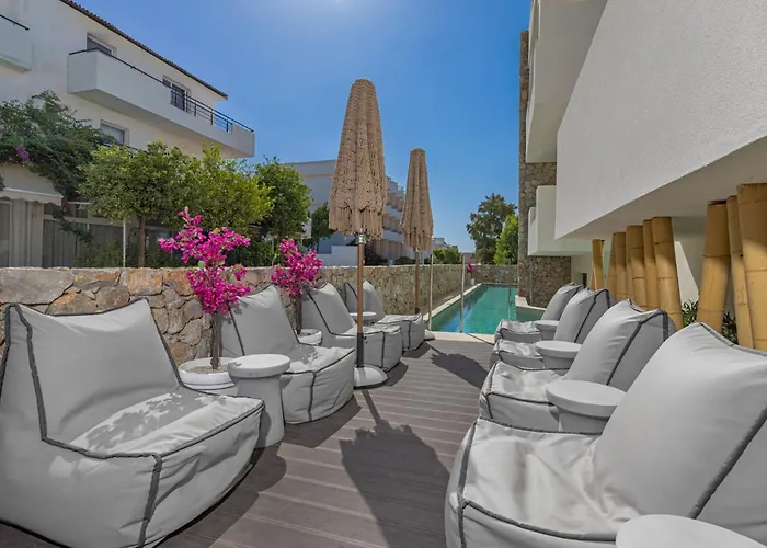 Cabana White Boutique Hotel