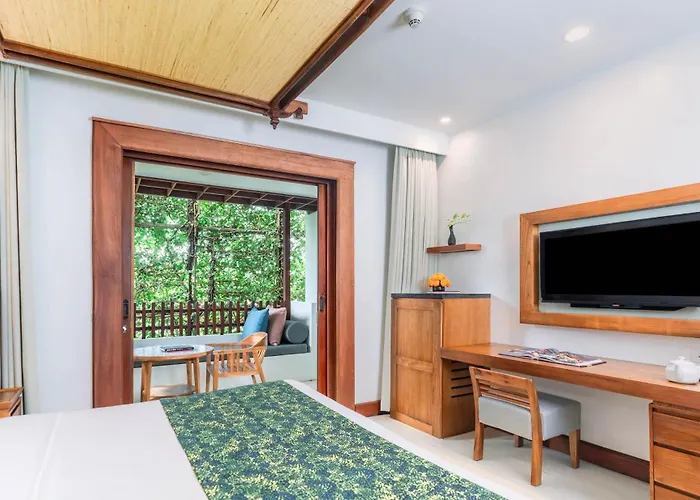 Legian Beach Hotel
