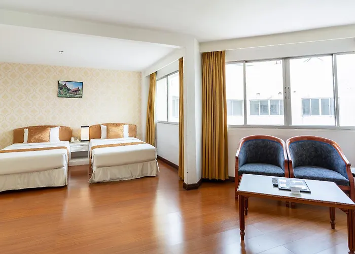 Summit Pavilion Hotel