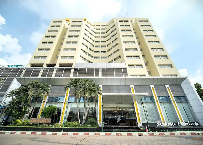 Summit Pavilion Hotel