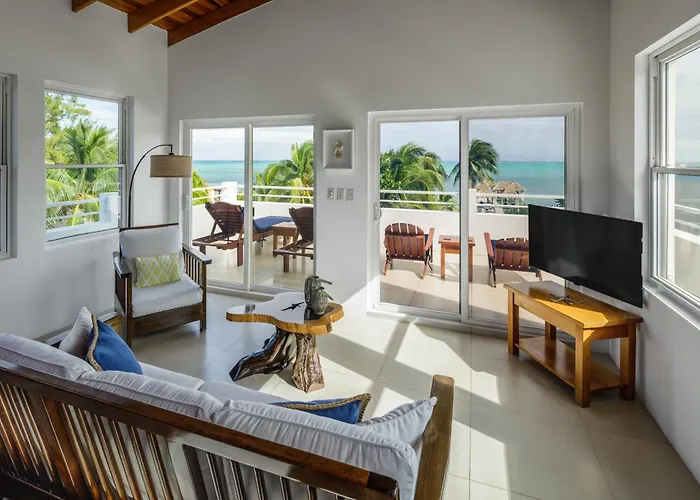 Weezie'S Ocean Front Hotel And Garden Cottages