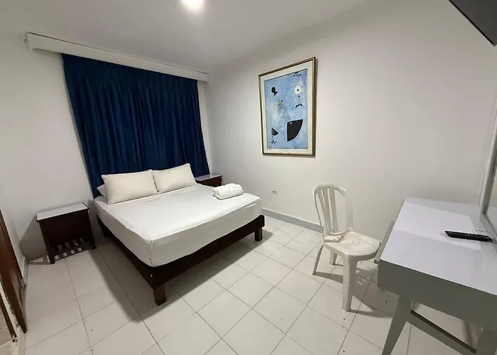 Hotel Toledo FL