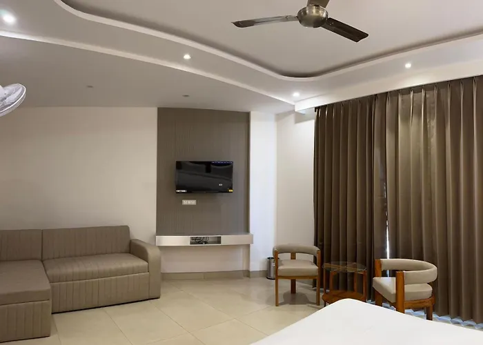 Hotel Ivory Hills Kotdwāra