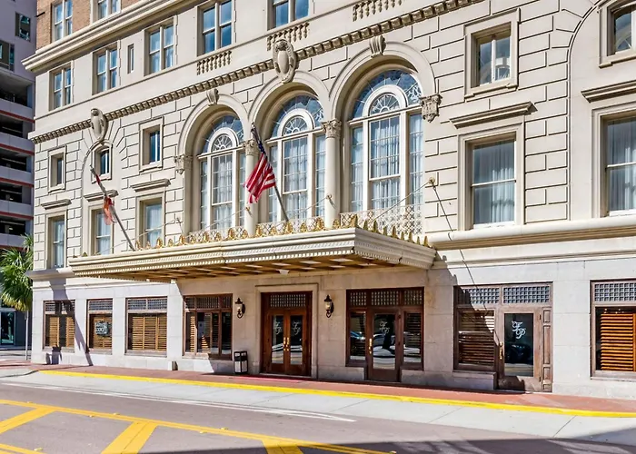Hotel Flor Tampa Downtown, Tapestry Collection By Hilton