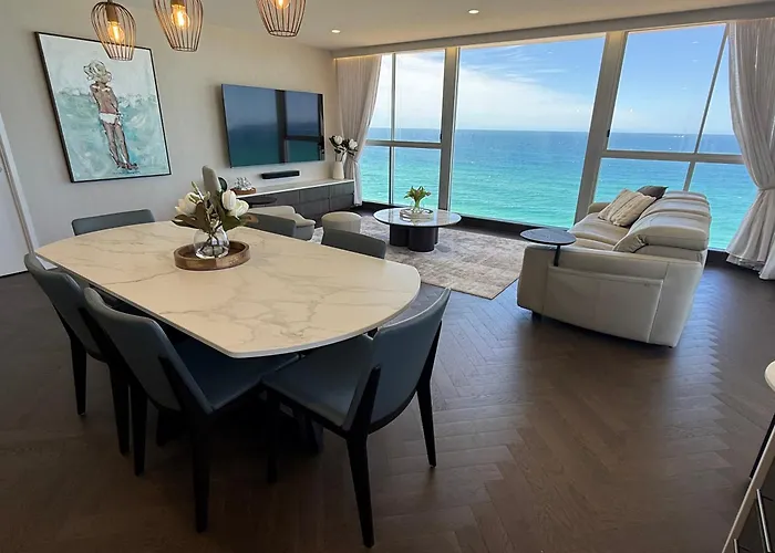 Golden Sands On The Beach - Absolute Beachfront Apartments