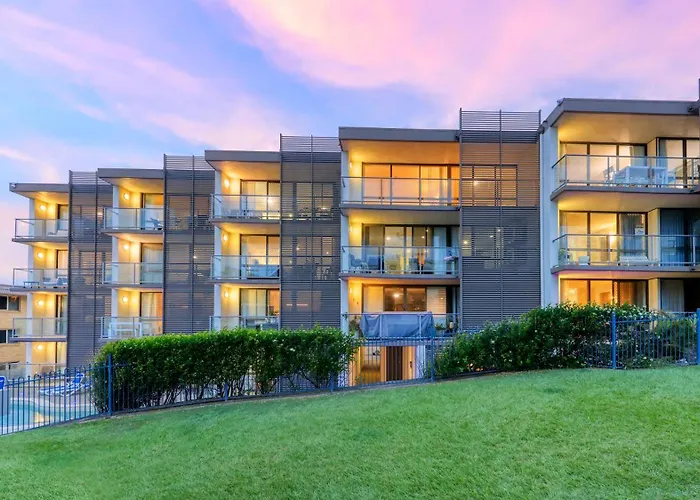 Merrima Court Holidays