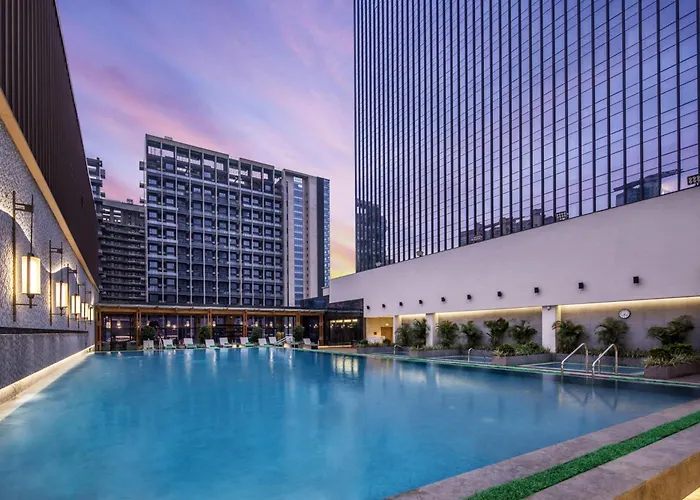 Doubletree By Hilton Shenzhen Longhua: Central Location Near Metro & Attractions
