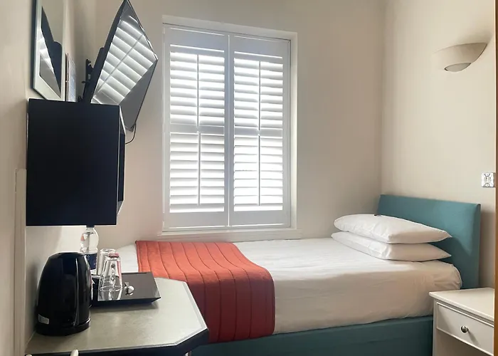 Hotel 63