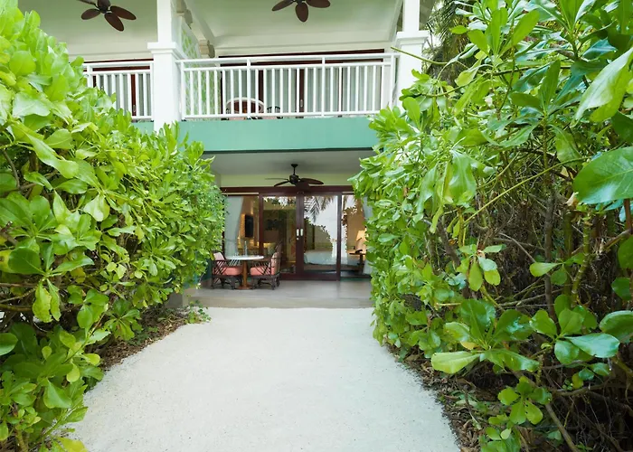Saii Lagoon Maldives, Curio Collection By Hilton Emboodhoo Lagoon
