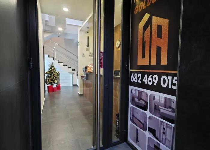 Hostal Golden 21***